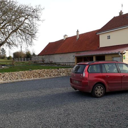 Gite " Le Vieux Noyer" Liesville-sur-Douve المظهر الخارجي الصورة