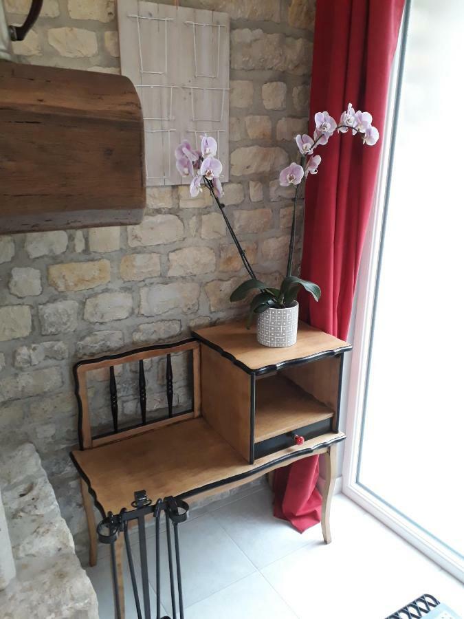Gite " Le Vieux Noyer" Liesville-sur-Douve المظهر الخارجي الصورة