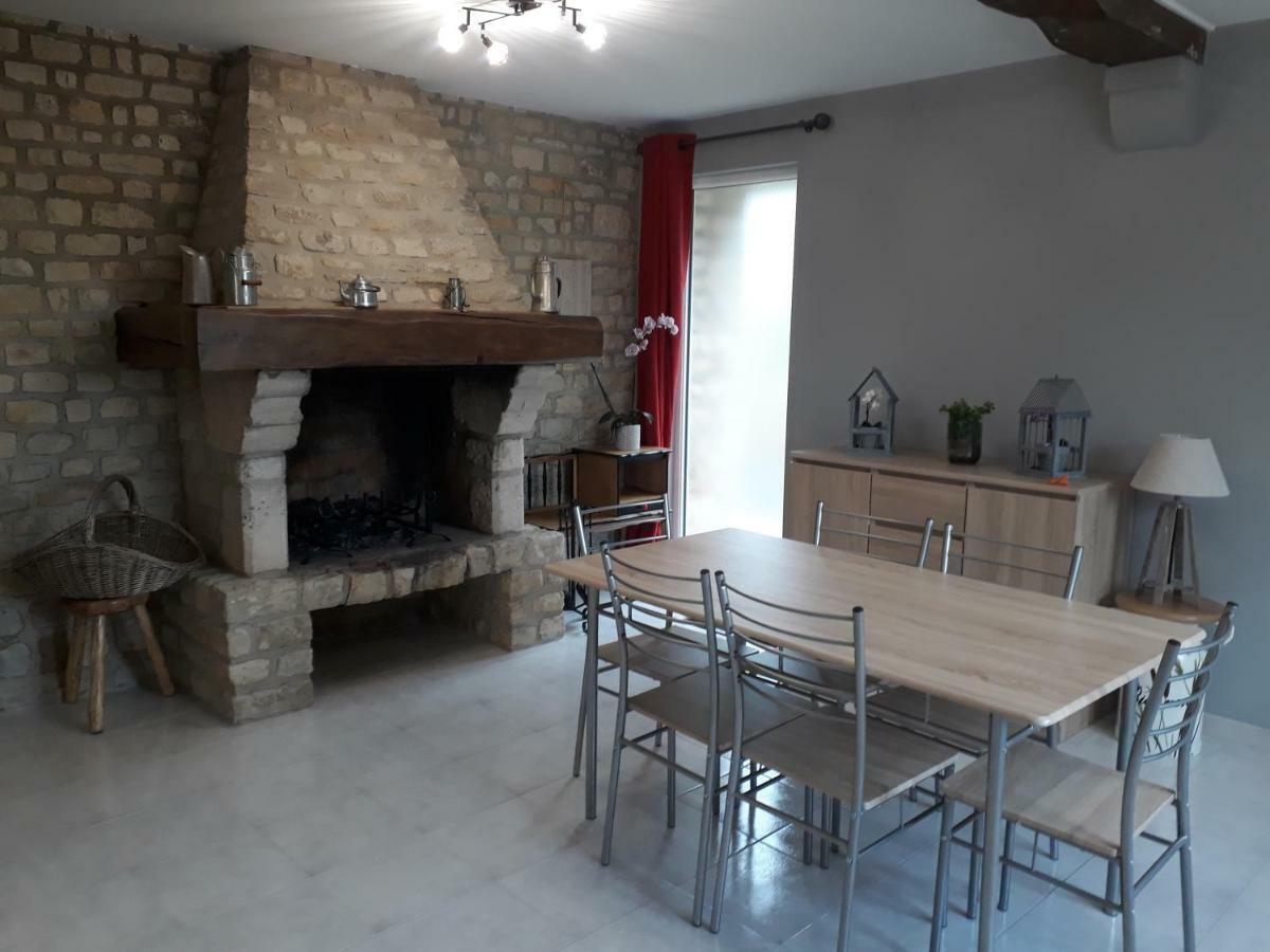 Gite " Le Vieux Noyer" Liesville-sur-Douve المظهر الخارجي الصورة