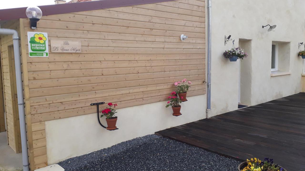 Gite " Le Vieux Noyer" Liesville-sur-Douve المظهر الخارجي الصورة