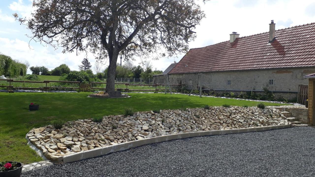 Gite " Le Vieux Noyer" Liesville-sur-Douve المظهر الخارجي الصورة